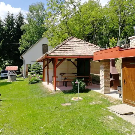 Romai Fuerdo Apartmanhaz * Bakonynana